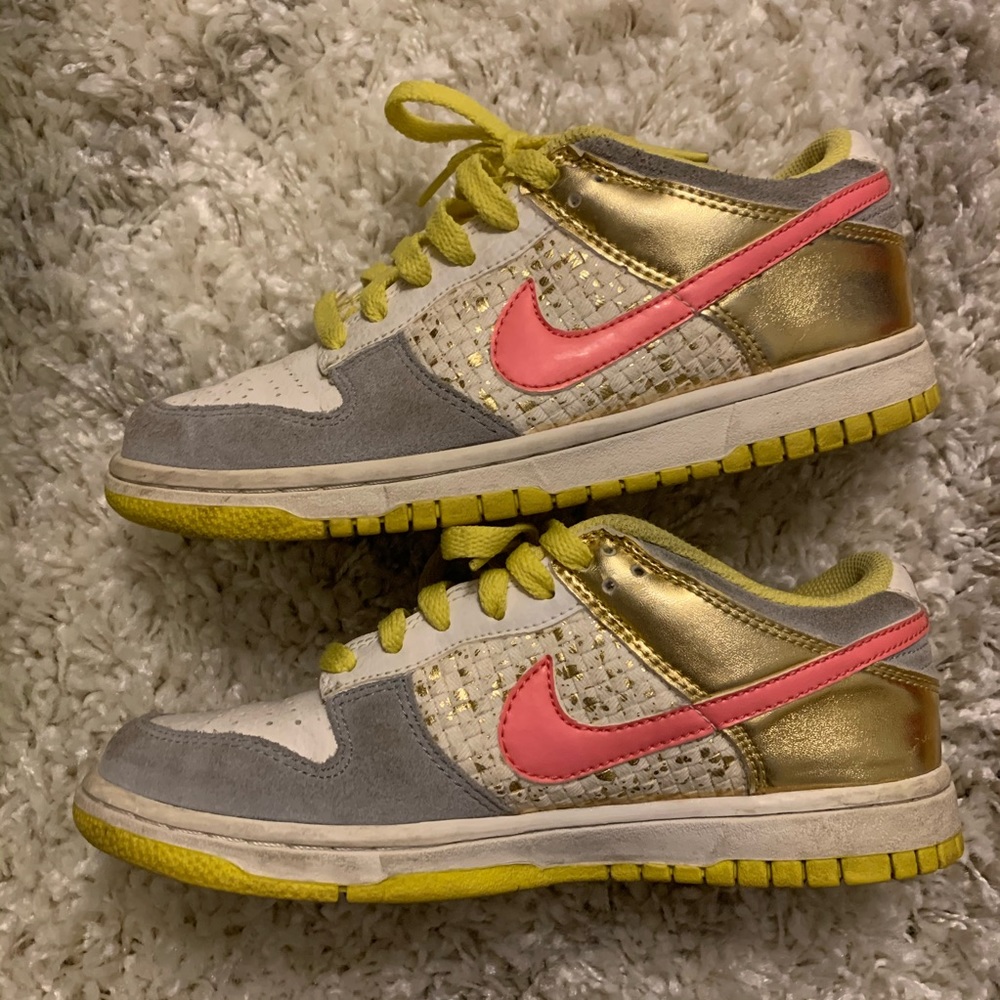 Nike Dunk Low Top Sneaker - Size W6.5